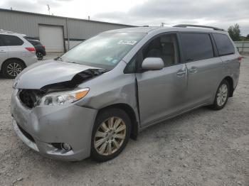  Salvage Toyota Sienna