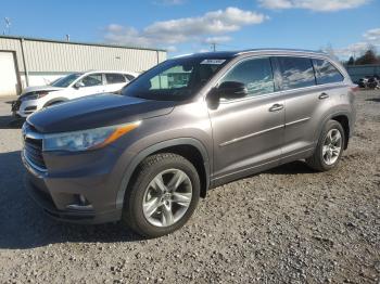  Salvage Toyota Highlander