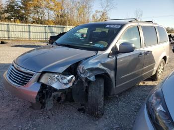  Salvage Chrysler Minivan