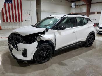  Salvage Nissan Kicks