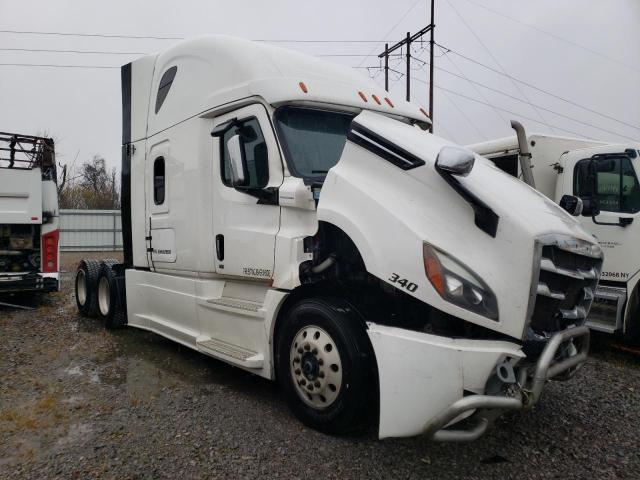  Salvage Freightliner Cascadia 1