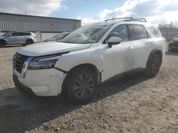  Salvage Nissan Pathfinder