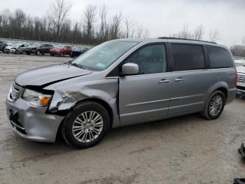  Salvage Chrysler Minivan