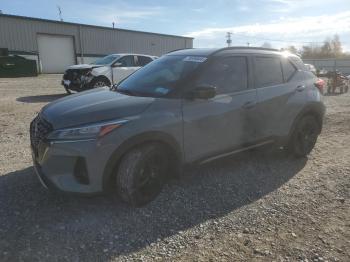  Salvage Nissan Kicks