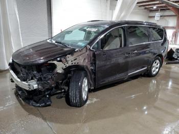  Salvage Chrysler Pacifica