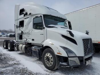  Salvage Volvo Vn