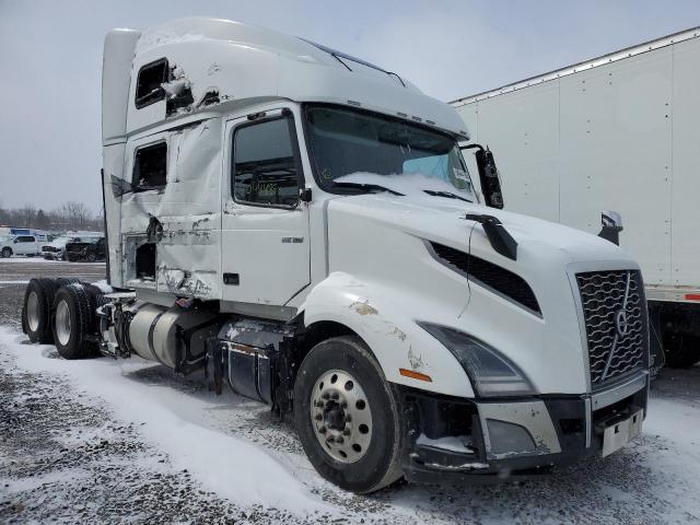  Salvage Volvo Vn