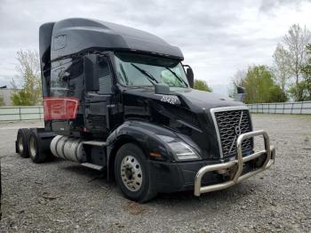  Salvage Volvo Vnl