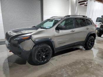  Salvage Jeep Cherokee