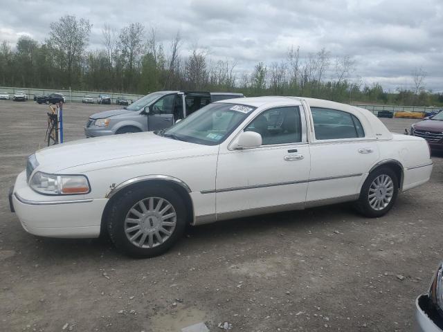  Salvage Lincoln Towncar