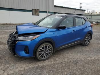  Salvage Nissan Kicks