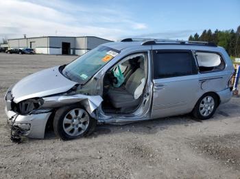  Salvage Hyundai Entourage