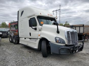  Salvage Freightliner Cascadia 1
