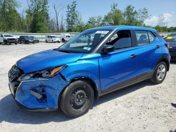  Salvage Nissan Kicks