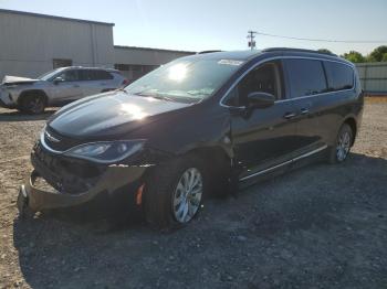  Salvage Chrysler Pacifica