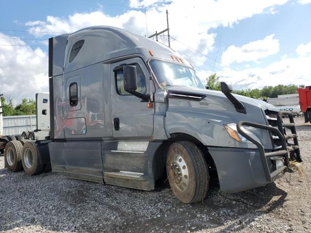  Salvage Freightliner Cascadia 1