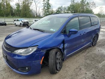  Salvage Chrysler Pacifica