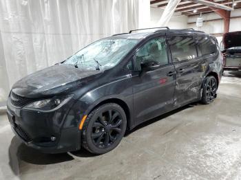  Salvage Chrysler Pacifica