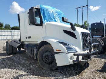  Salvage Volvo Vnr