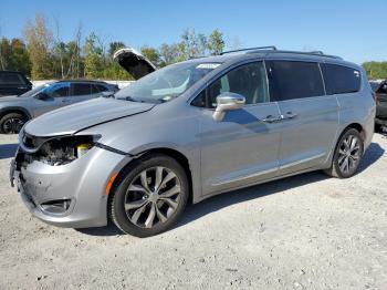  Salvage Chrysler Pacifica