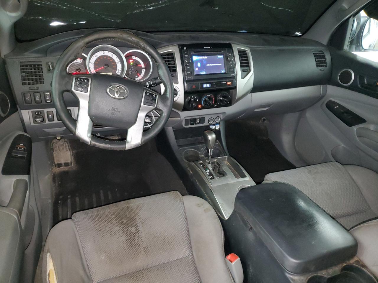 Toyota Tacoma Image 8