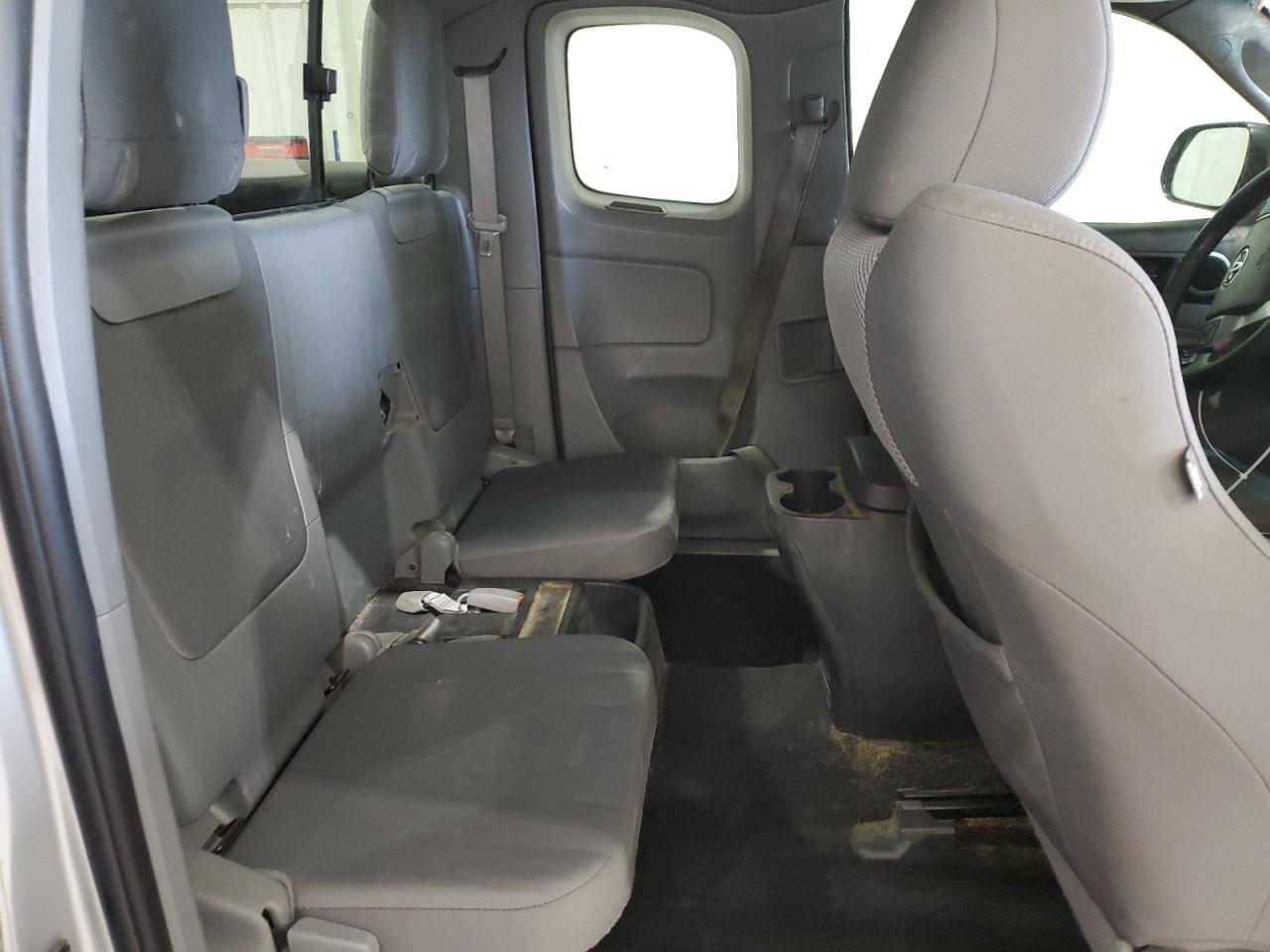 Toyota Tacoma Image 9