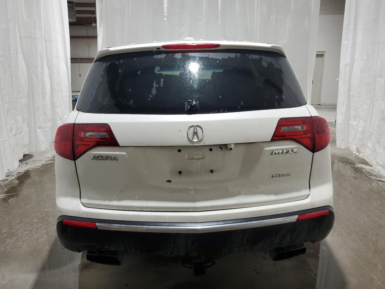 Acura MDX Image 12