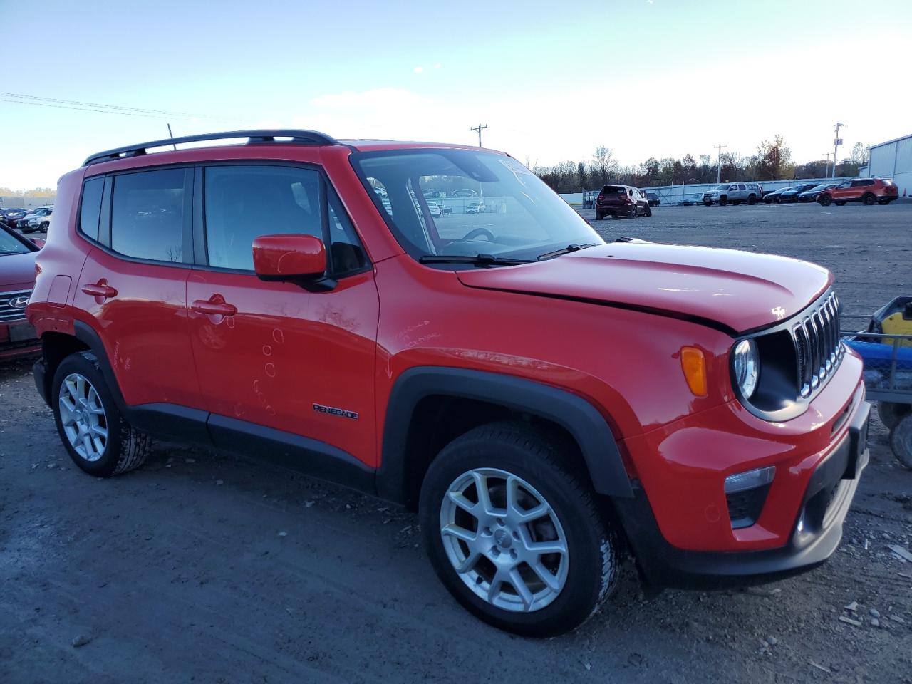 Jeep Renegade Latitude Image 2