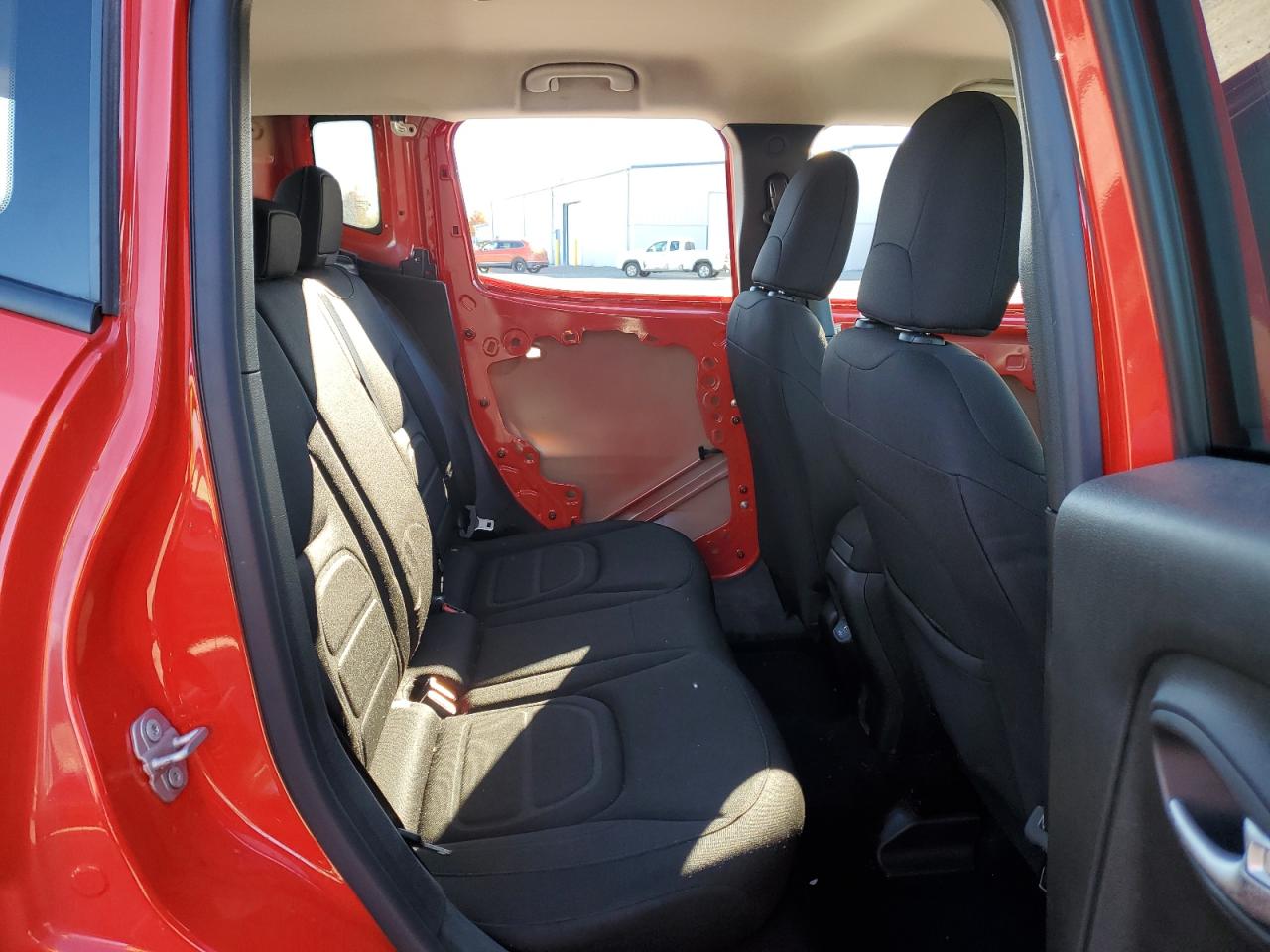 Jeep Renegade Latitude Image 12