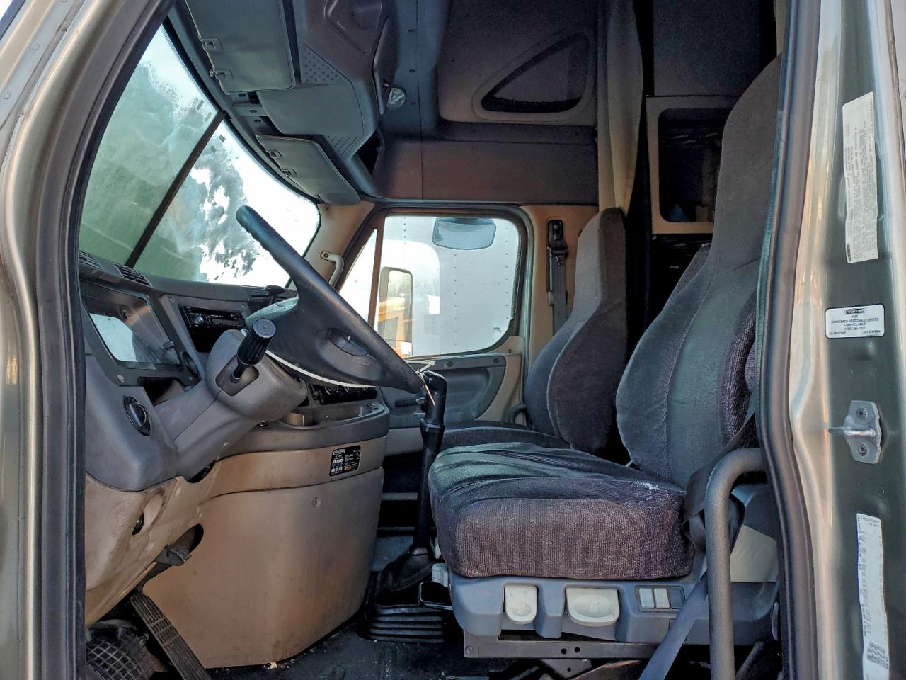 Freightliner Cascadia 1 Image 9