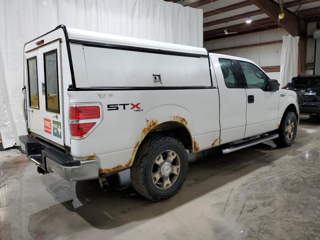 Ford F-150 Super Cab Image 3