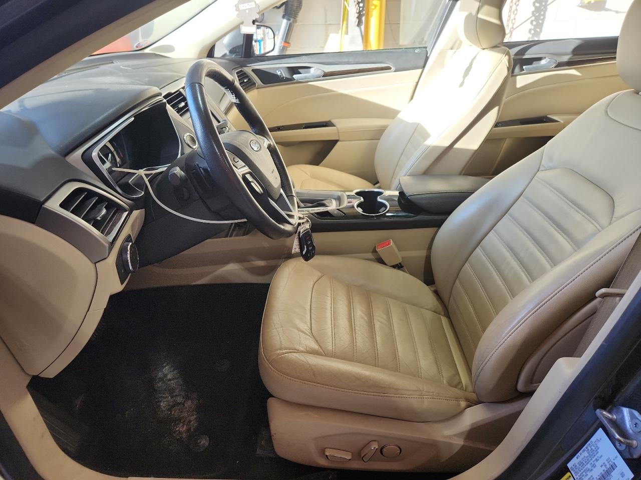 Ford Fusion Se Image 4