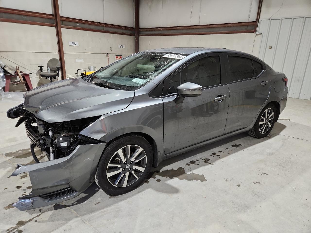 Nissan Versa Sv Image 1