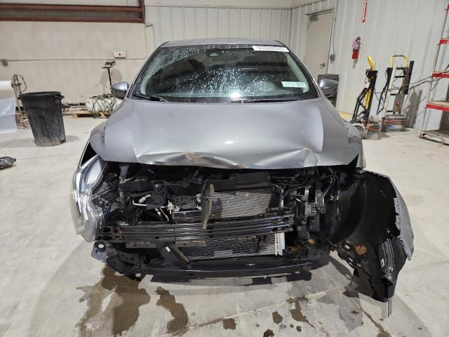 Nissan Versa Sv Image 4