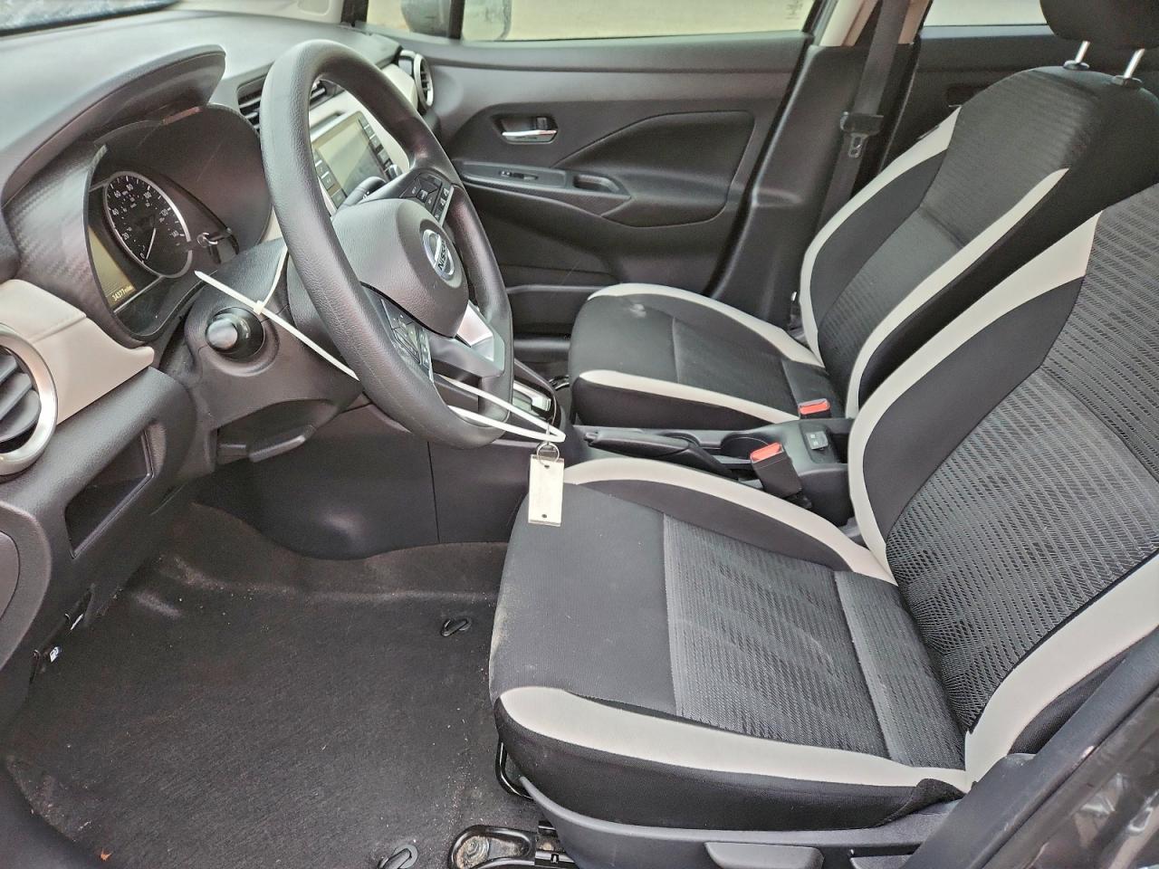 Nissan Versa Sv Image 6