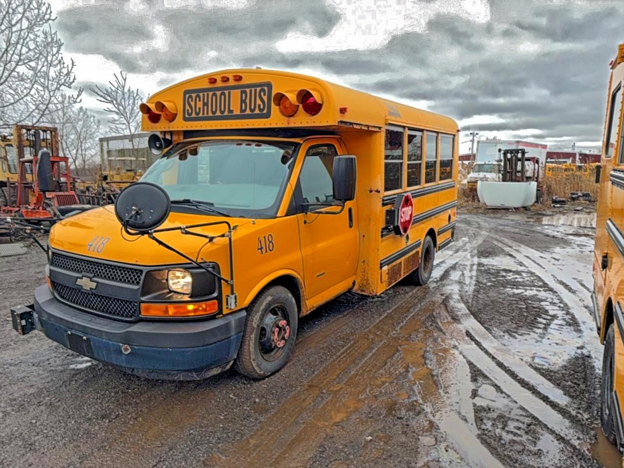 Chevrolet Express Image 5