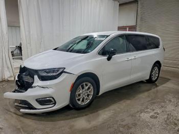  Salvage Chrysler Pacifica