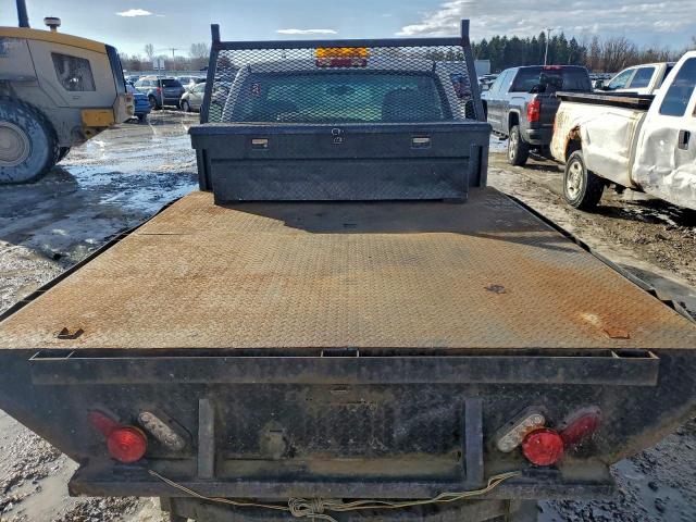 Chevrolet Silverado K2500 Heavy Duty Image 9