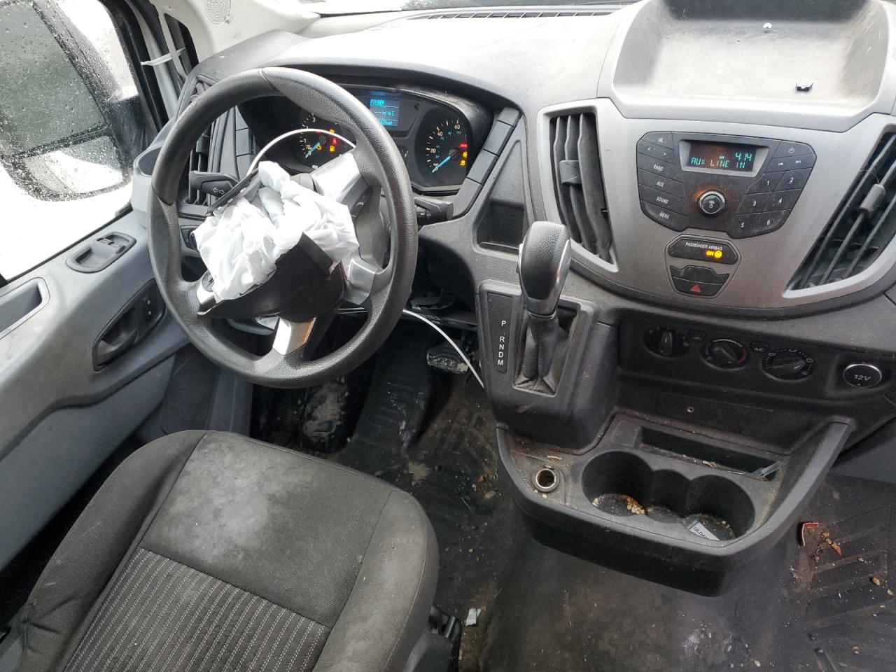 Ford Transit T-250 Image 4