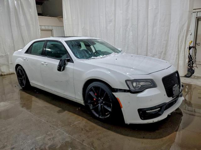 Chrysler 300 Image 4
