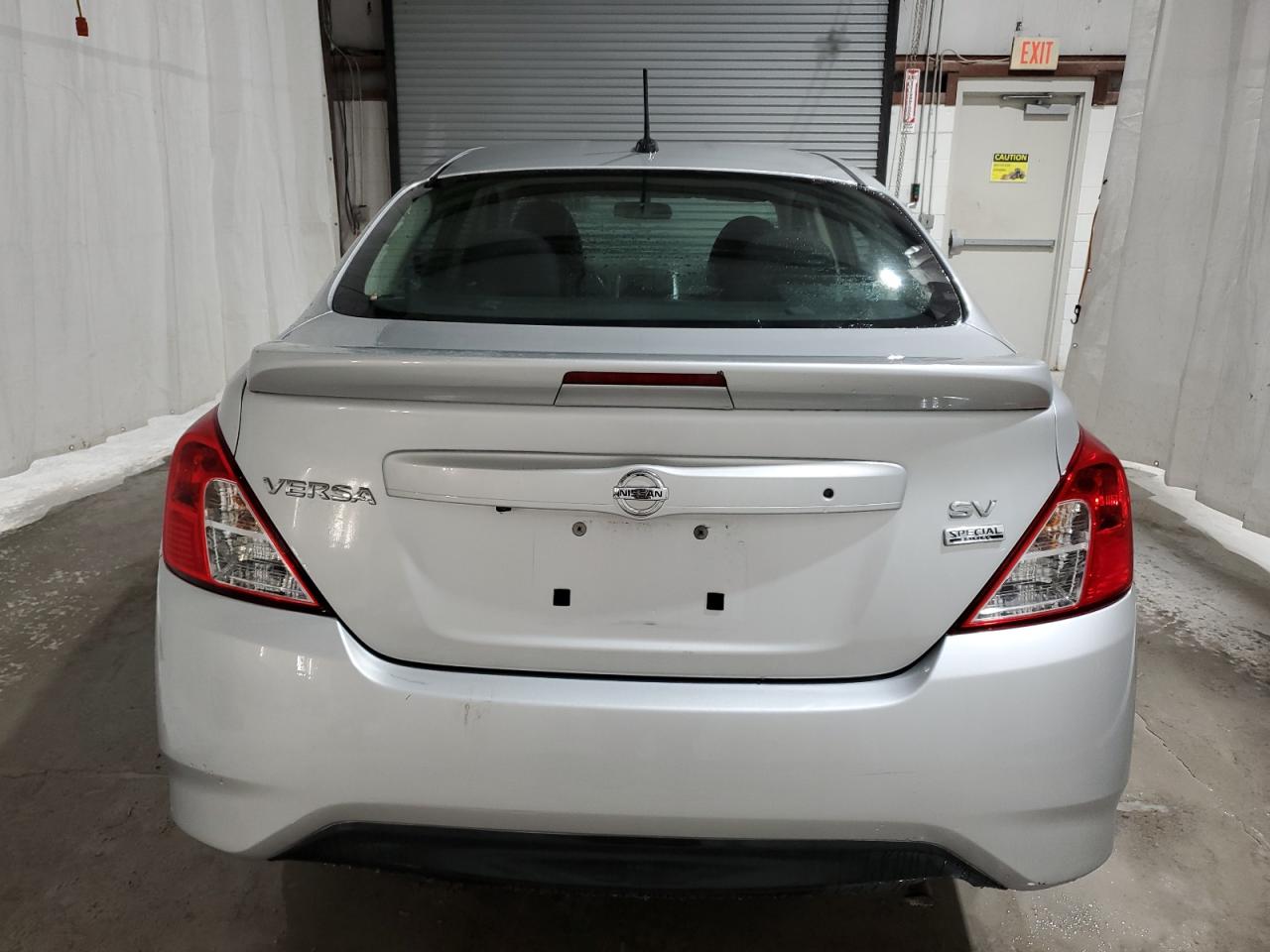 Nissan Versa S Image 6