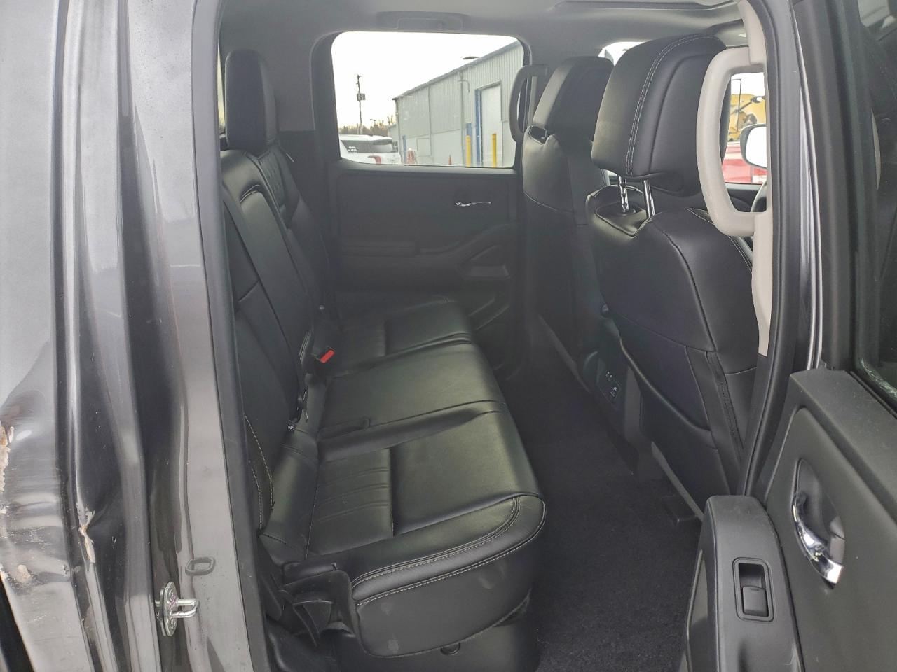 Nissan Frontier S Image 8