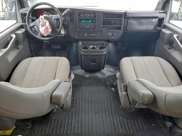 Chevrolet Express Image 5