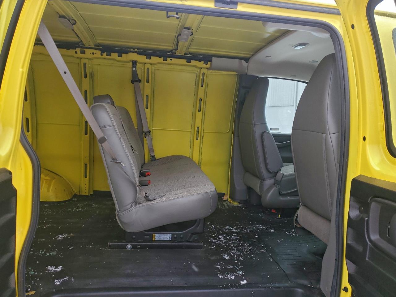 Chevrolet Express Image 8