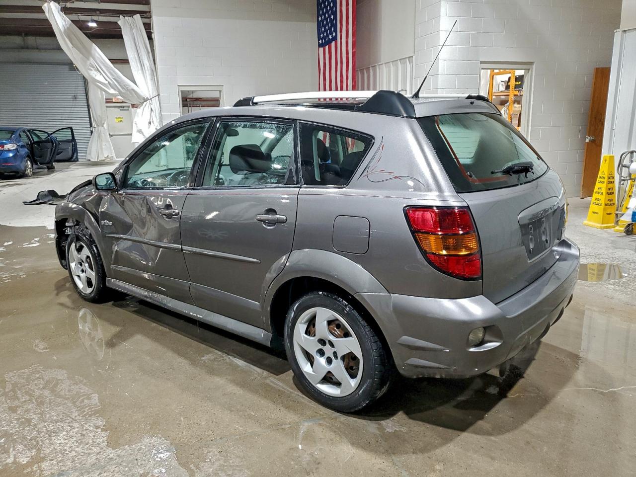 Pontiac Vibe Image 3