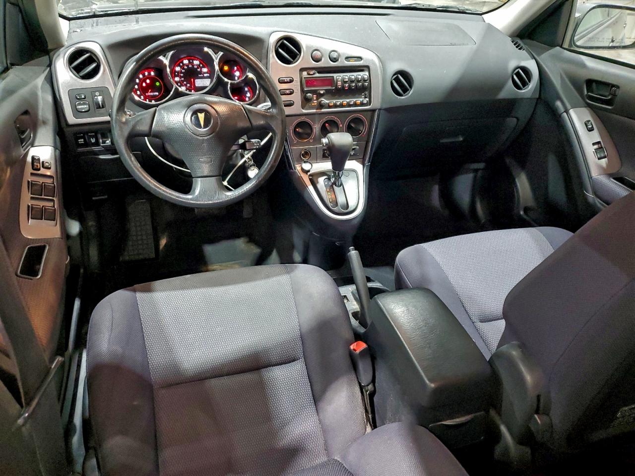 Pontiac Vibe Image 9
