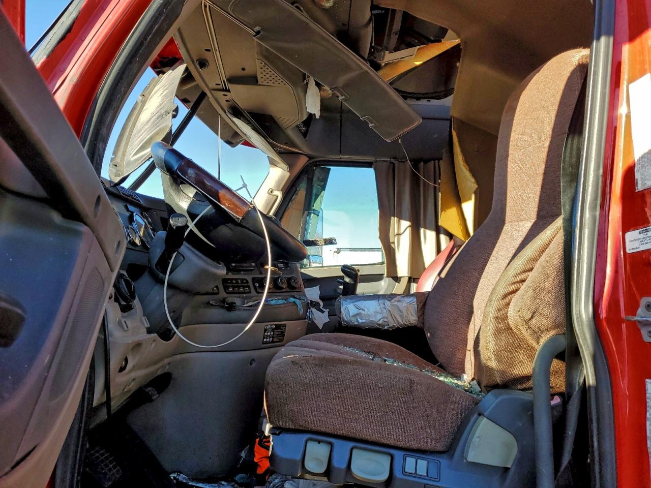 Freightliner Cascadia Image 9