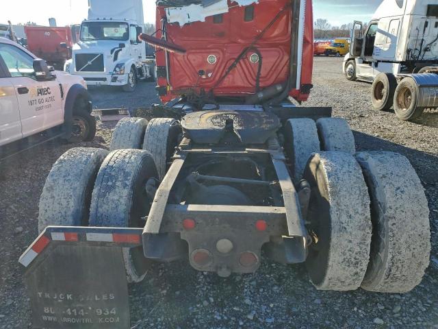 Freightliner Cascadia Image 10