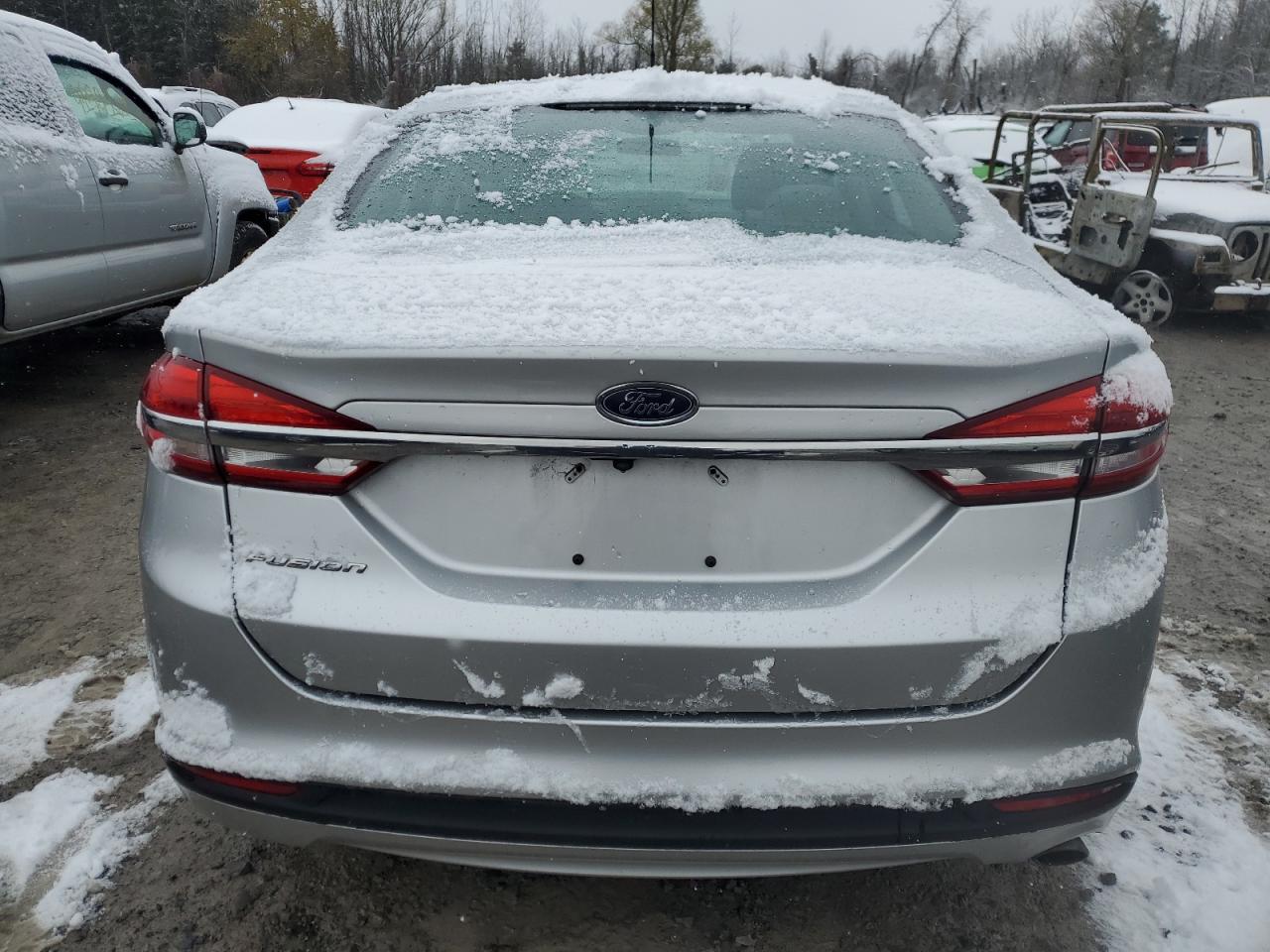 Ford Fusion S Image 7