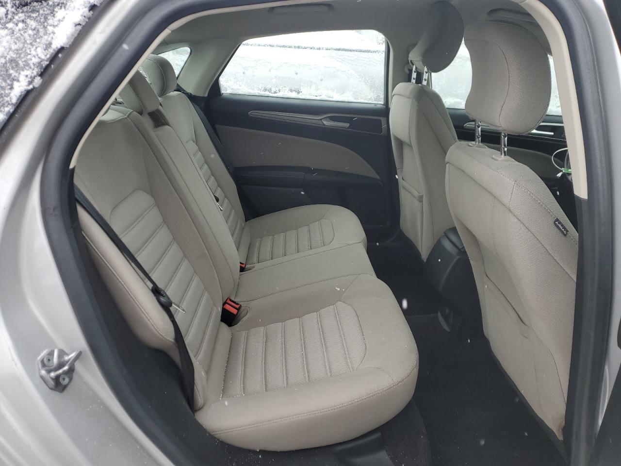 Ford Fusion S Image 8